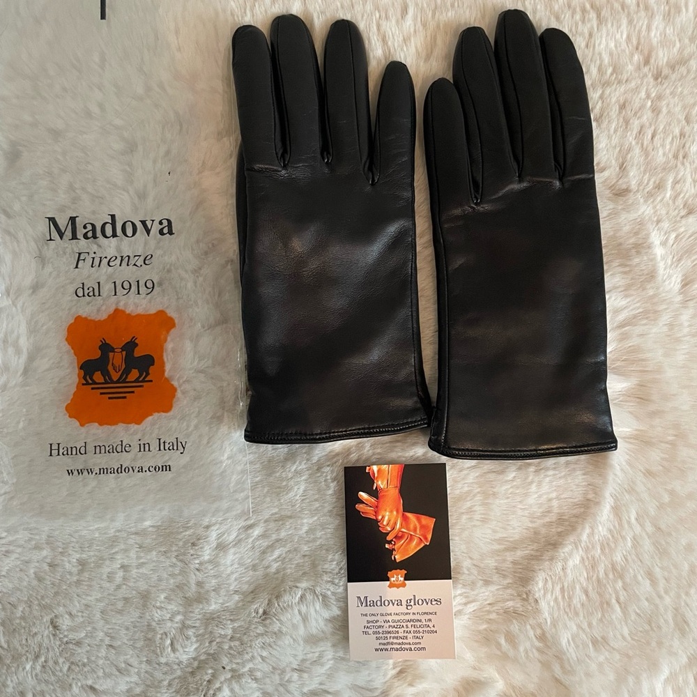 Italian made Madova Black Leather Gloves lined in cashmere